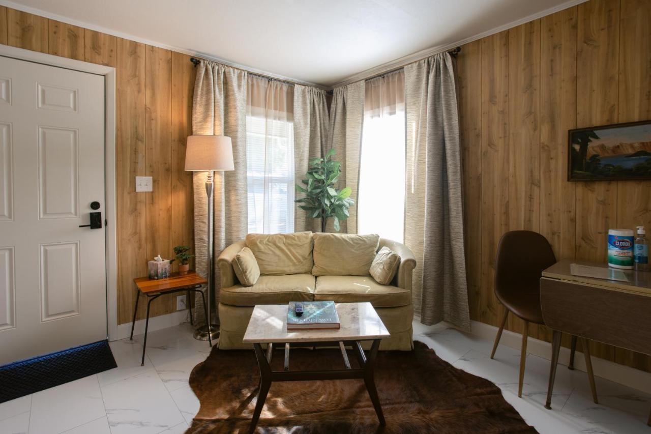 Waterfront River Apartments Rogue River エクステリア 写真