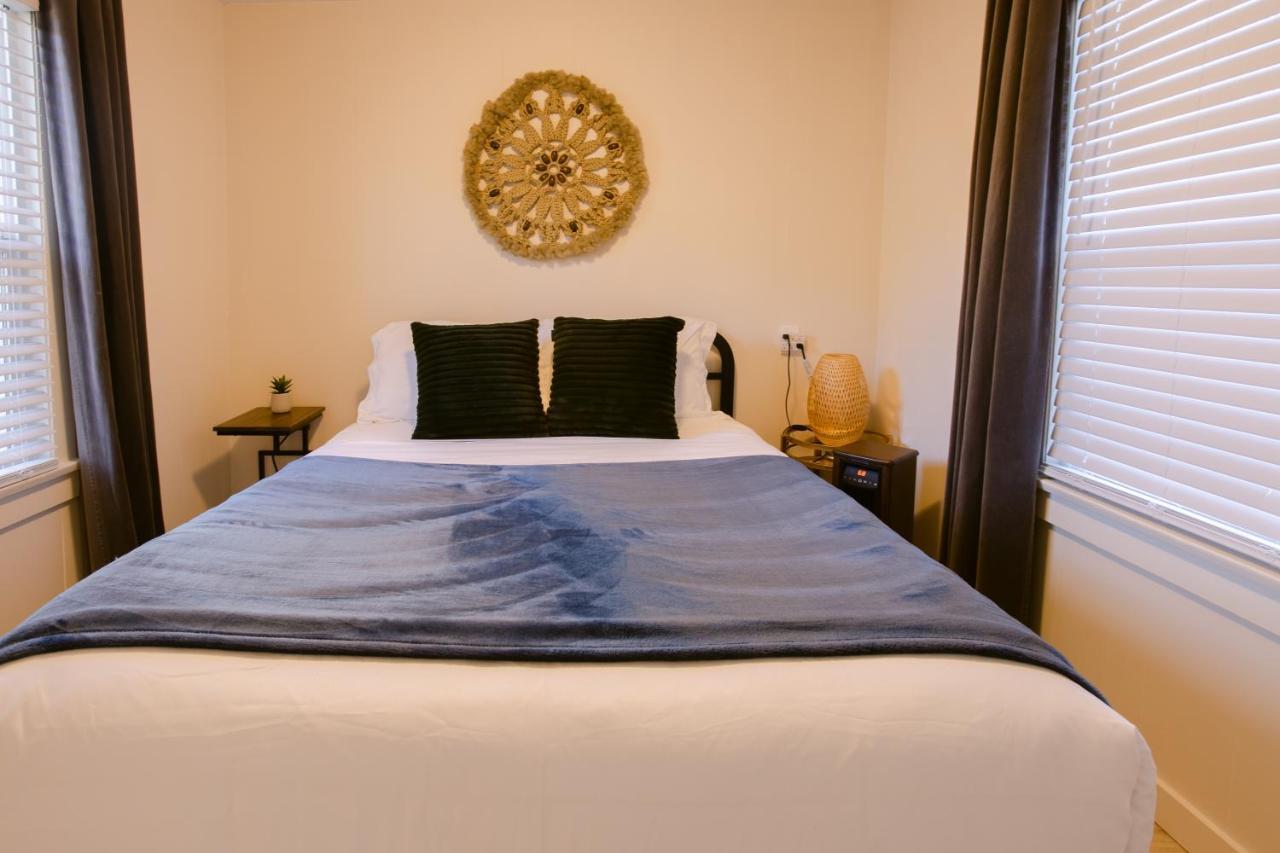 Waterfront River Apartments Rogue River エクステリア 写真