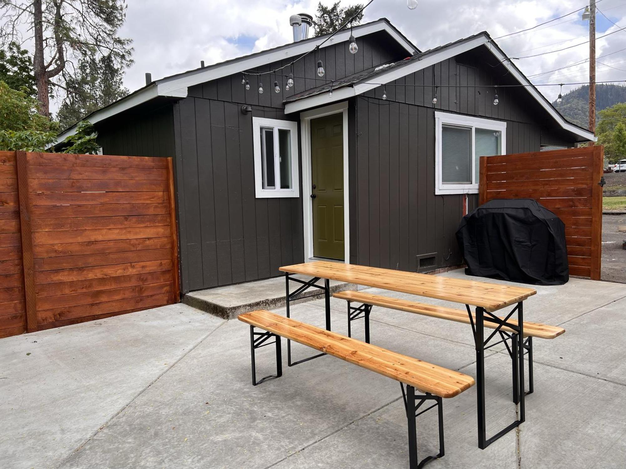 Waterfront River Apartments Rogue River エクステリア 写真