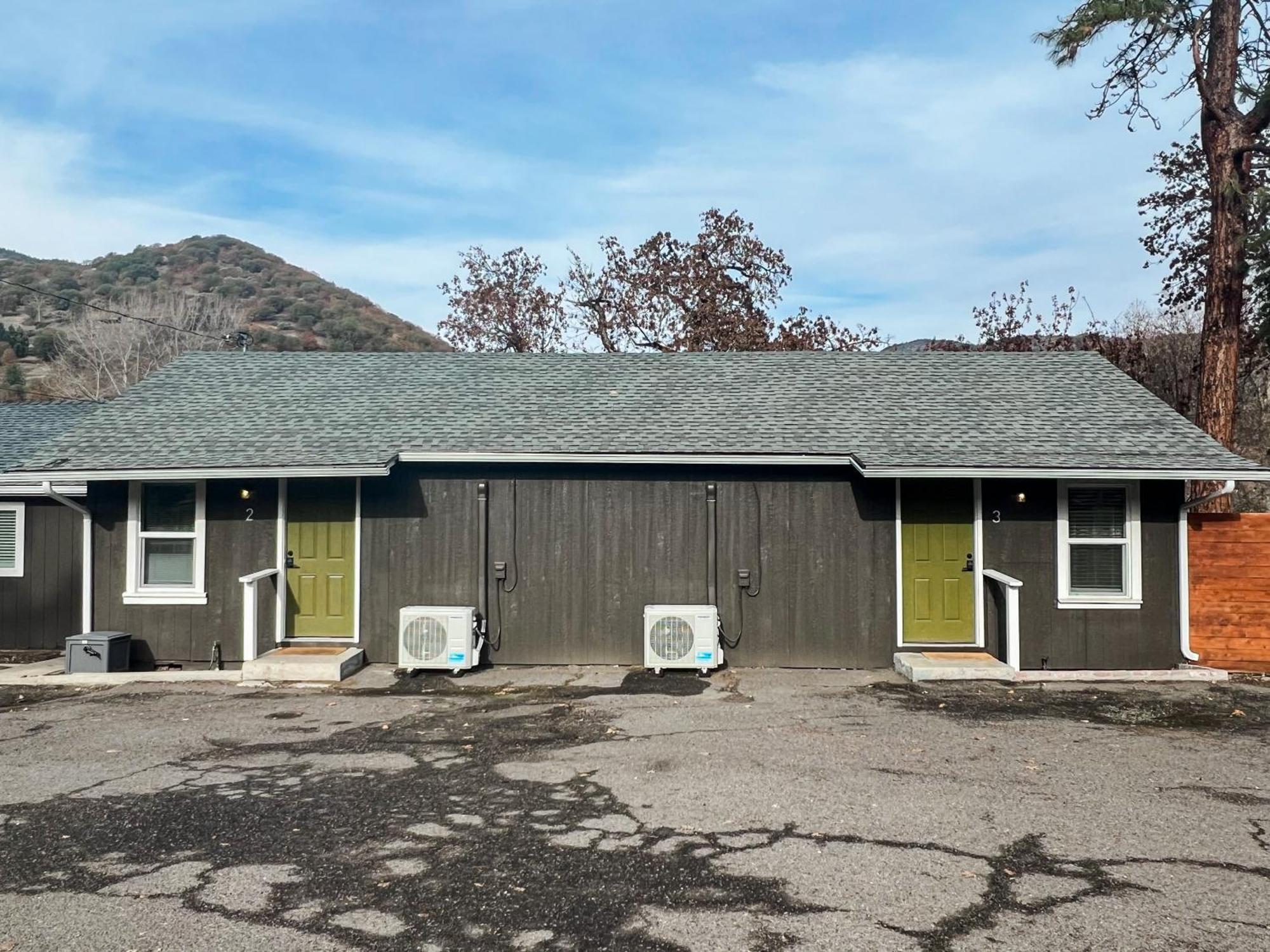 Waterfront River Apartments Rogue River エクステリア 写真
